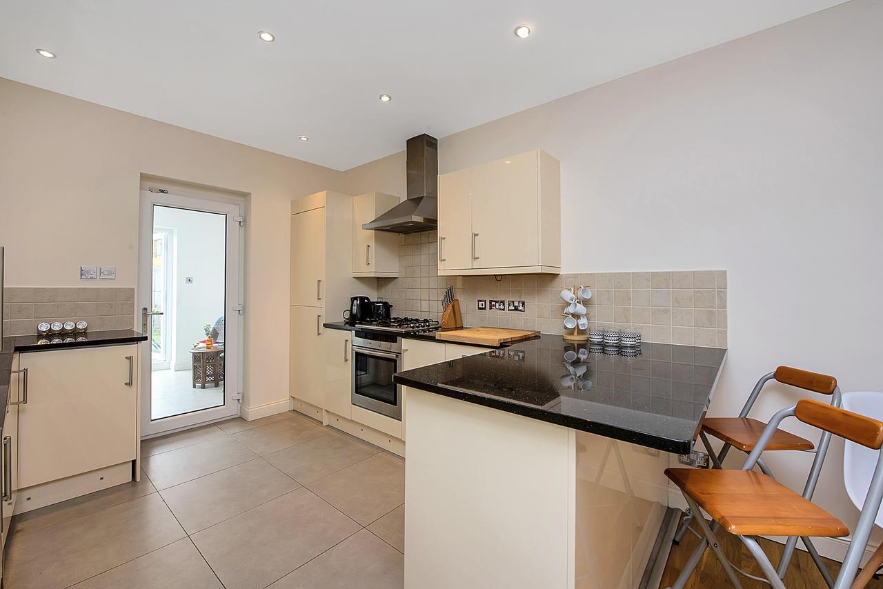 מיצ'אם Finding My Palace Guest House In Tooting מראה חיצוני תמונה
